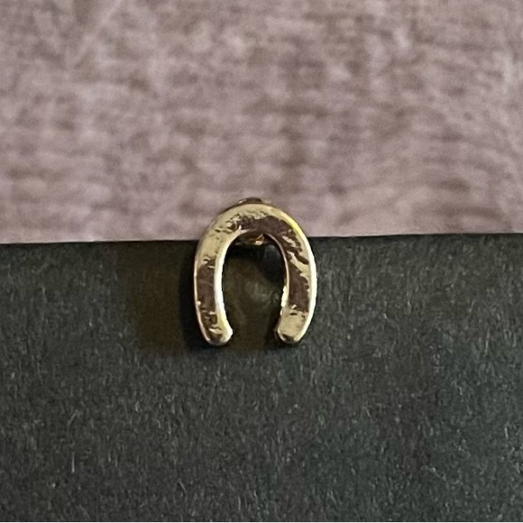 Assorted Earrings. Great bundle item - Picture 4 of 9